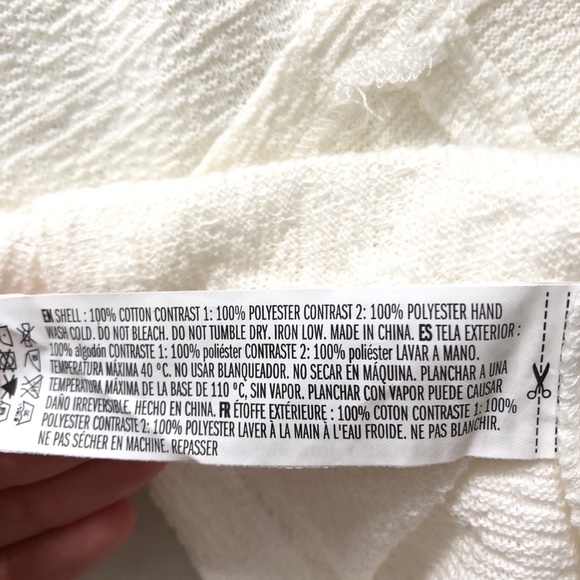 White Bell Sleeve Cropped Blouse NWOT - Picture 5 of 5